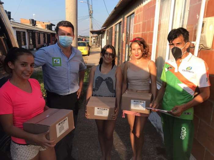 Deportistas metenses reciben ayuda humanitaria