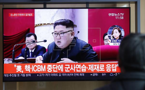 Kim Jong-un reaparece en los medios tras los rumores sobre su salud