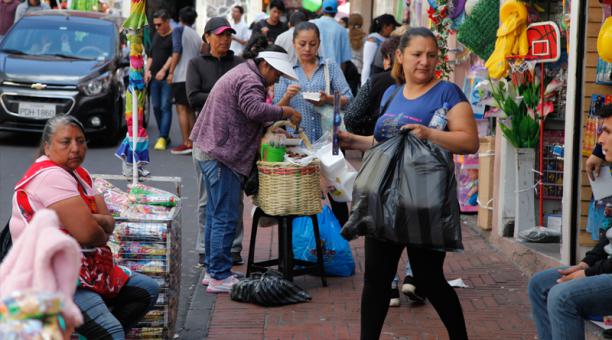 400 bonos solidarios se entregarán a a vendedores ambulantes y recicladores