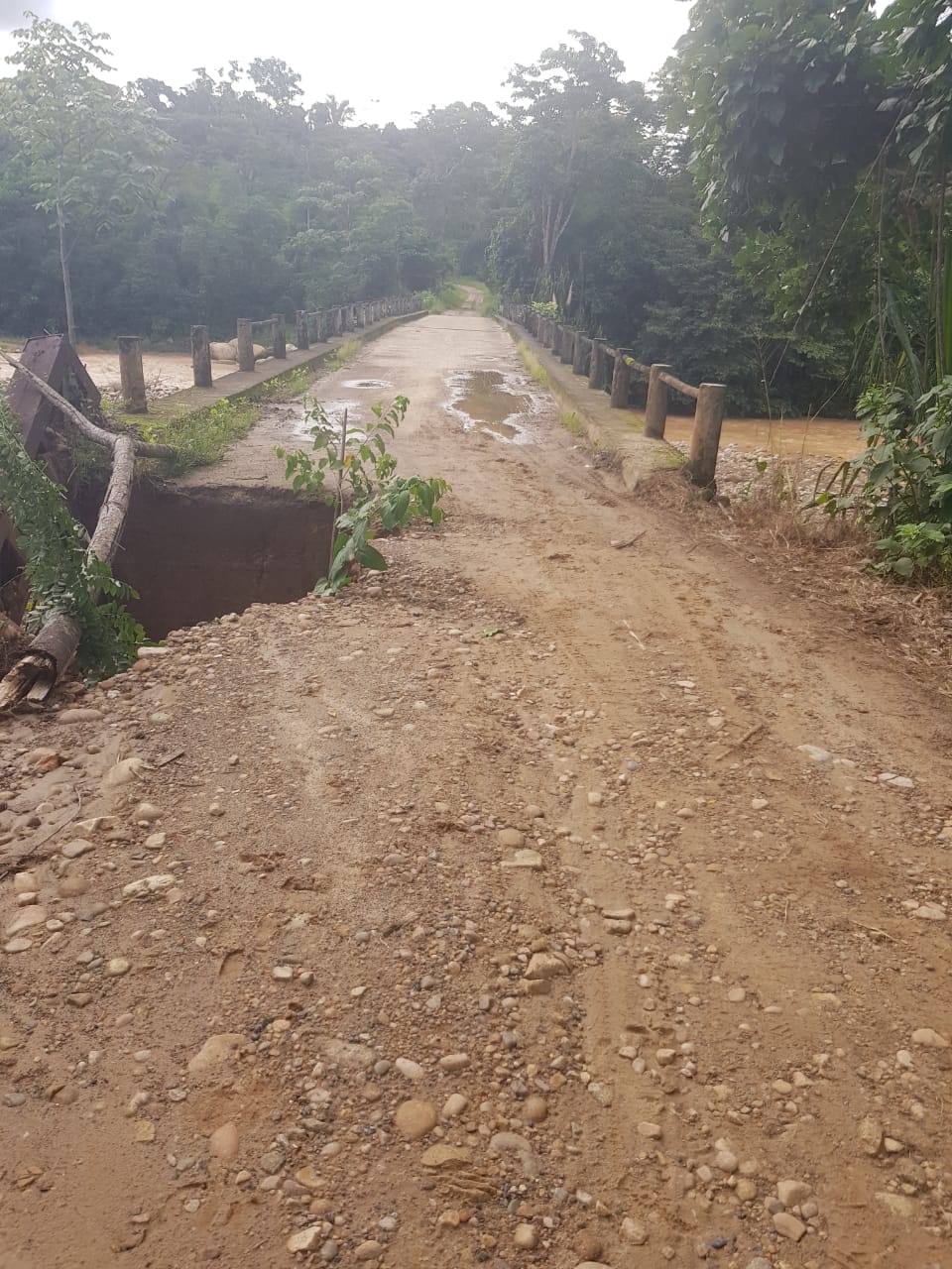 Tras riesgo de colapso del puente La Curuché, autoridades atendieron emergencia