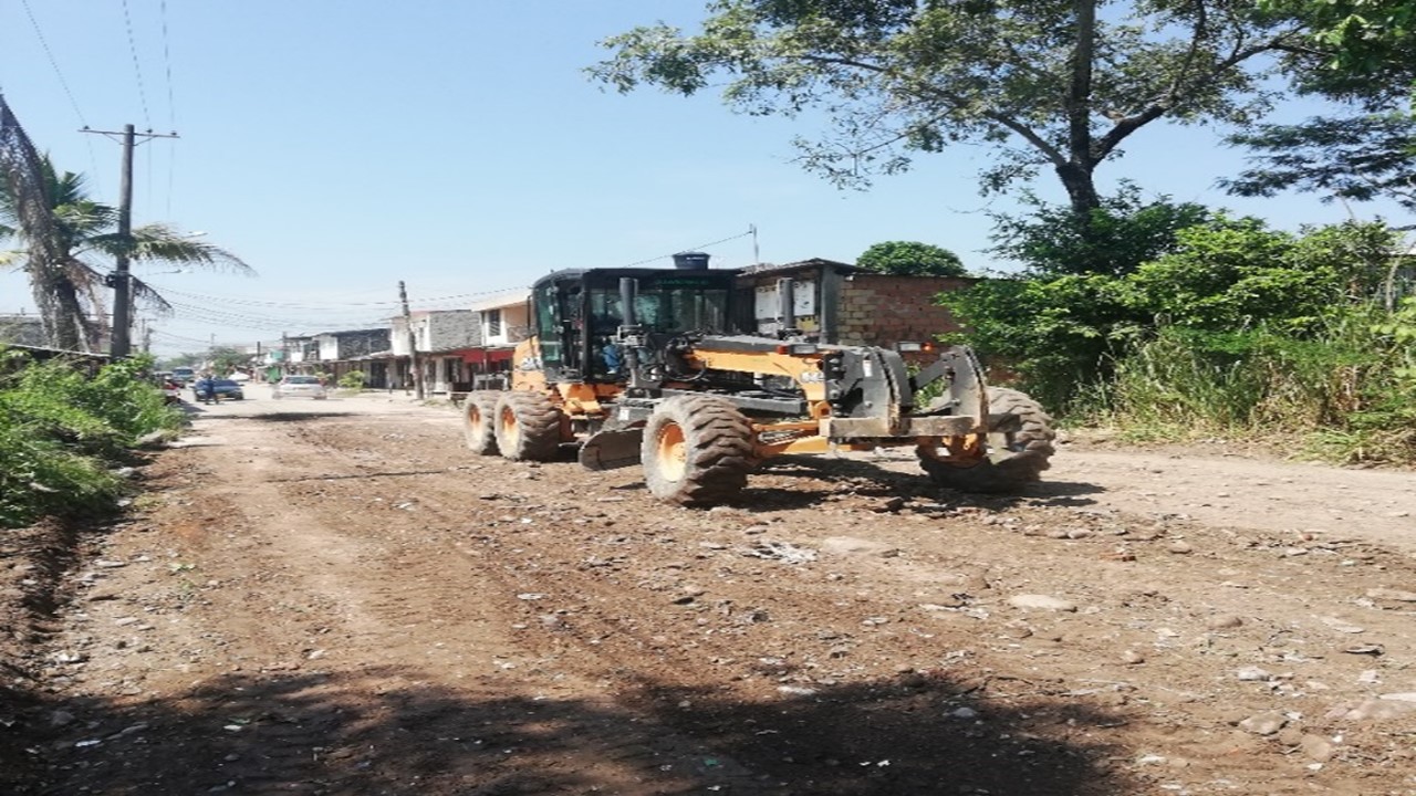 Realizan mejoramiento de la vía principal que comunica a Covisán con Okavango en Villavicencio