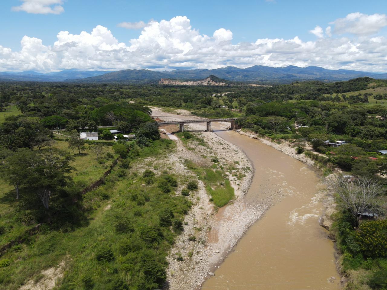 Autoridades se reúnen ante  emergencia en el río Ariporo
