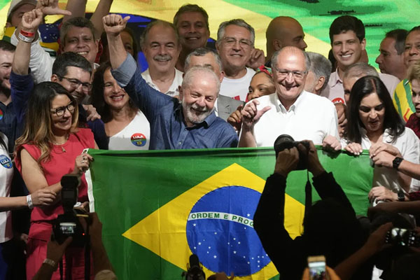 Lula da Silva asegura que Brasil ha vuelto al mundo