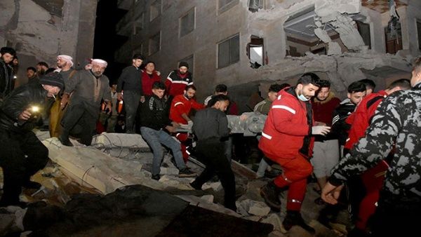 Cifra de muertos por sismo de magnitud 7.8 en Türquía y Siria supera los 21.000