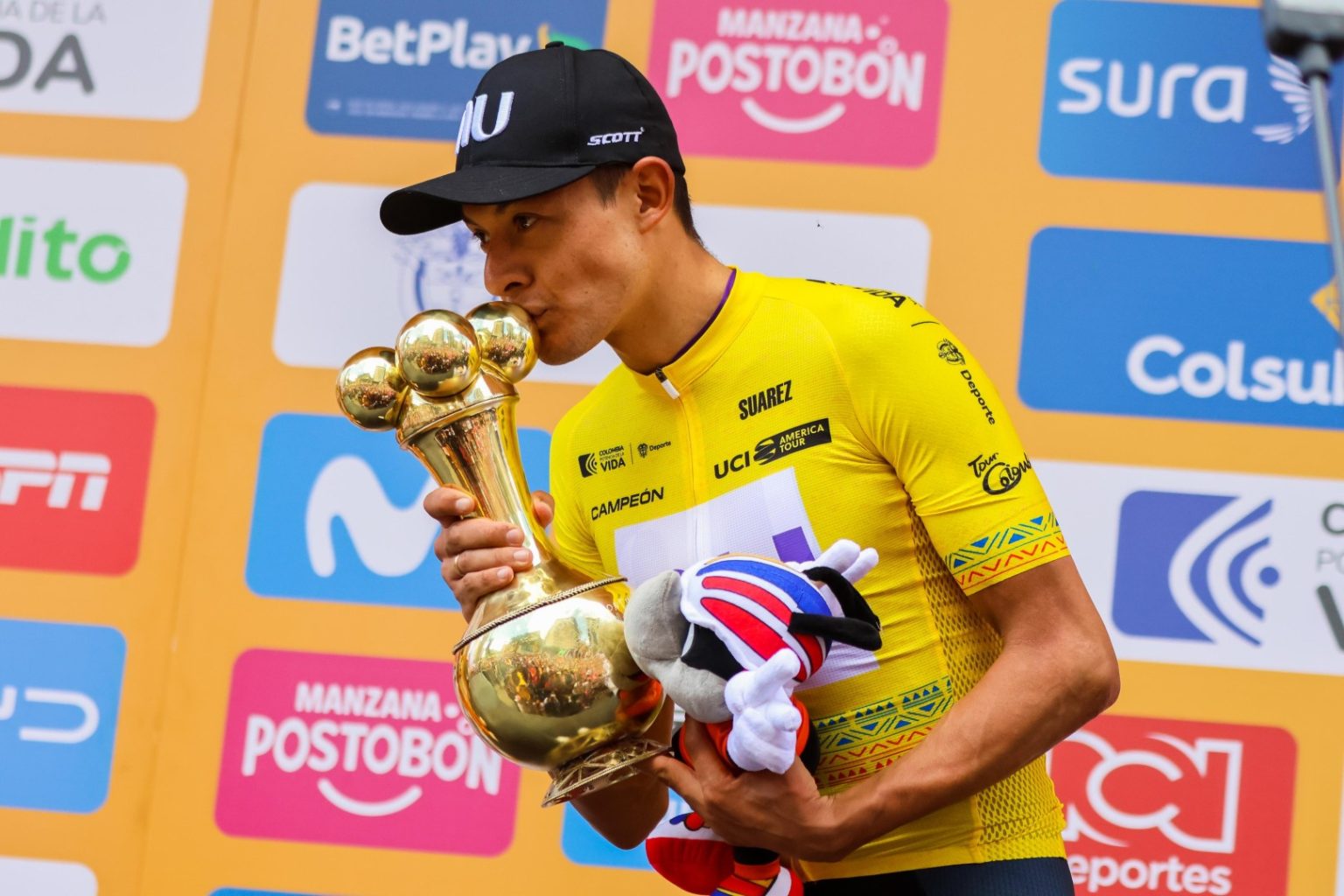 Rodrigo Contreras derrotó a los World Tour y se consagra campeón del Tour Colombia