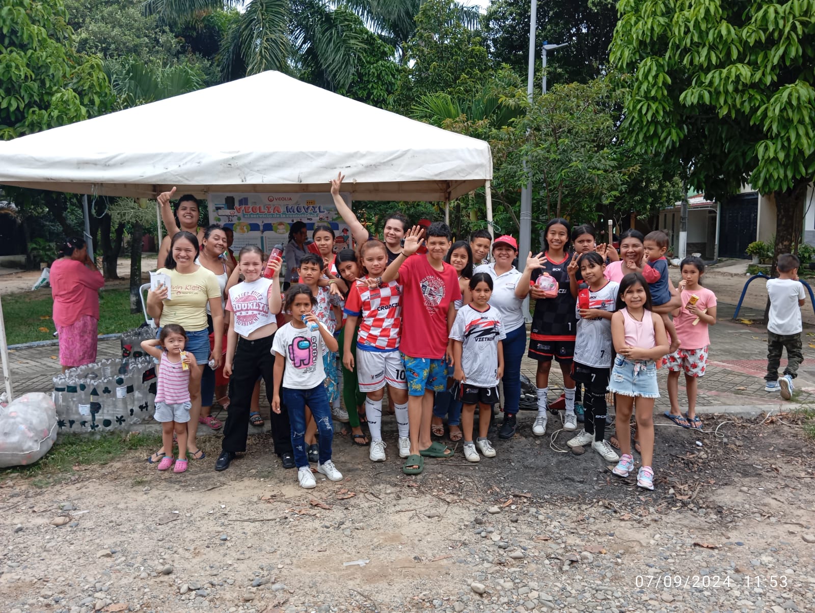 Veolia llevó jornada de limpieza al barrio Montecarlo