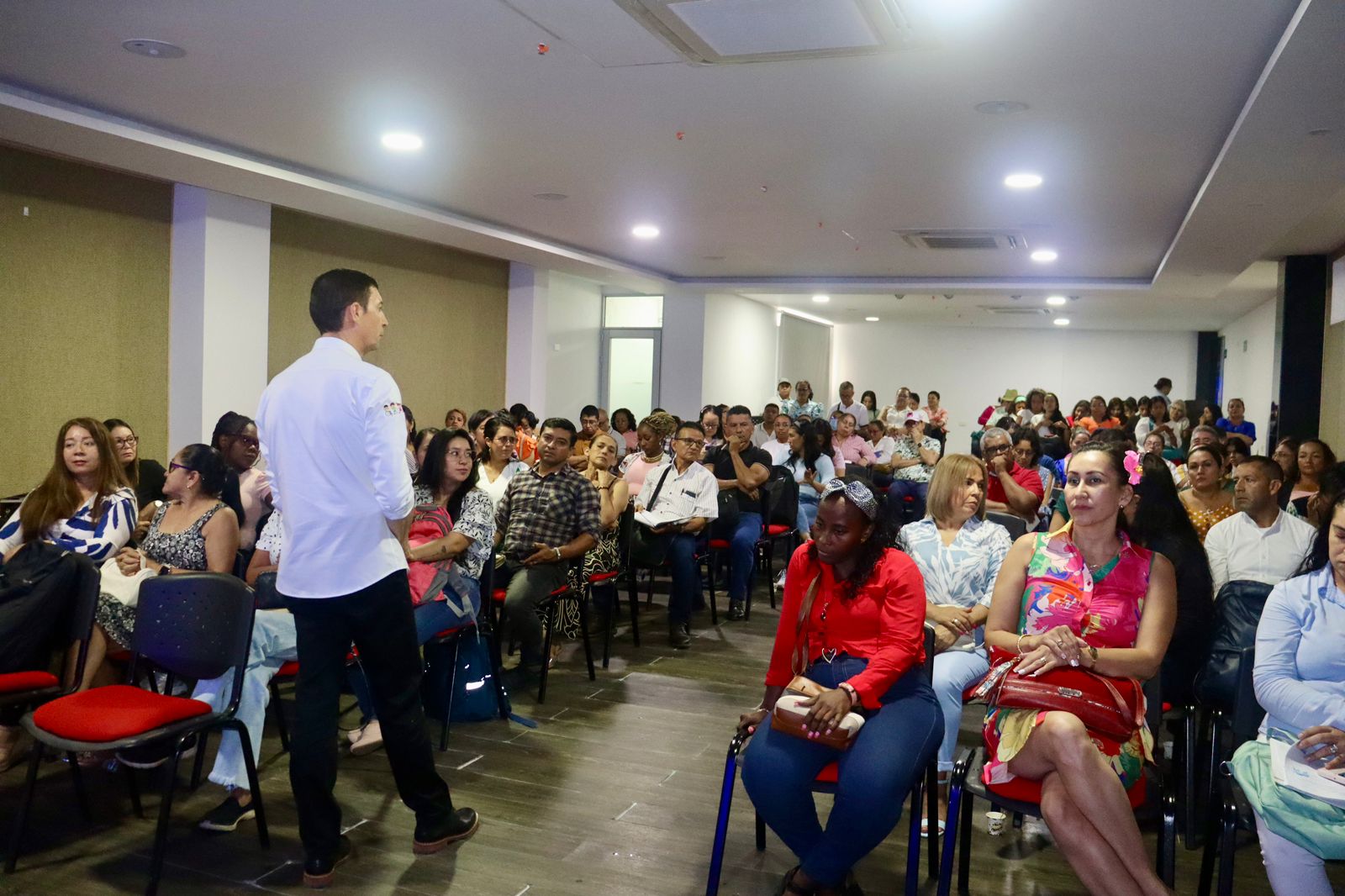 Aproximadamente 100 profesores colaboran para potenciar la capacitación de lectores críticos